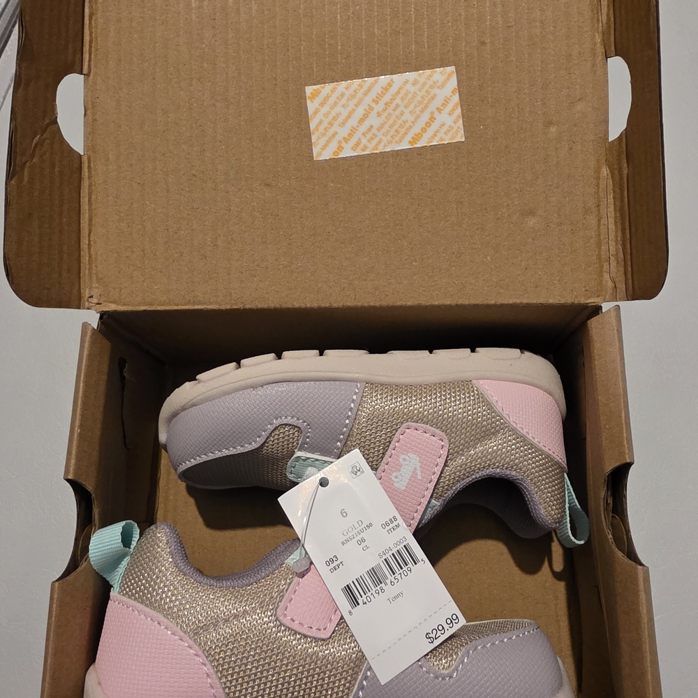 NWT See Kai Run Basics Toddler Tenny Sneakers - Gold - Size 6 - Picture 7 of 10